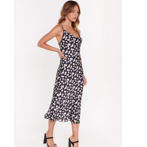 Nasty Gal Dresses & Skirts - NWT Nasty Gal Daisy Midi Dress w/ Cowl Neck Size S